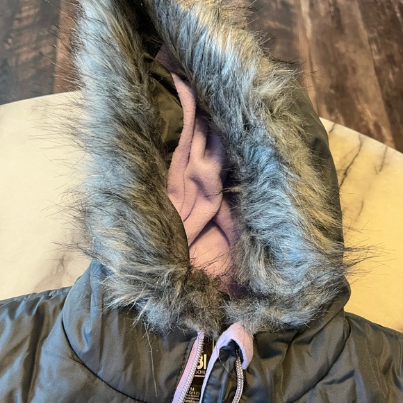 Girls puff jacket size medium, new without tags - Picture 3 of 4